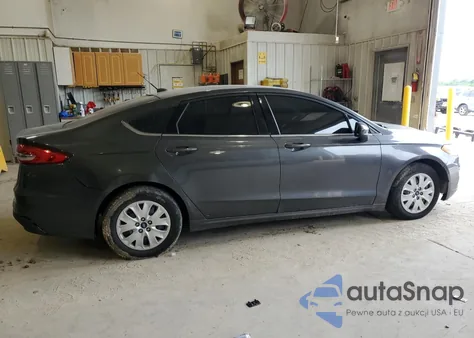 2019 Ford Fusion S z USA, uszkodzony, nr VIN 3FA6P0G75KR250805
